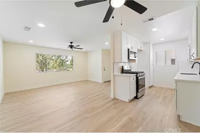 1382 Via Santiago #D, Corona, CA 92882 - Photo 2