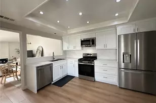 11 Beechwood, Irvine, CA 92604 - Photo 2