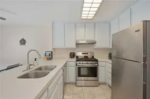 25717 Sycamore Pointe, Lake Forest, CA 92630 - Photo 14