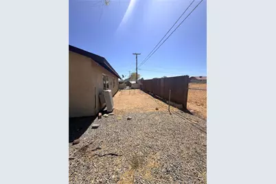 18265 Larkspur, Adelanto, CA 92301 - Photo 16