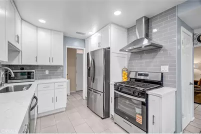 10761 Magnolia Avenue #101, Anaheim, CA 92804 - Photo 12