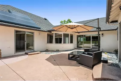 11365 Thurston Pl, Los Angeles, CA 90049 - Photo 24
