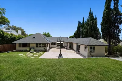 11365 Thurston Pl, Los Angeles, CA 90049 - Photo 22