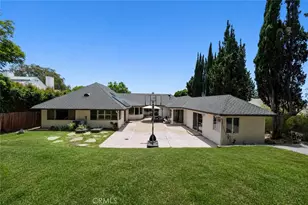 11365 Thurston Pl, Los Angeles, CA 90049 - Photo 22