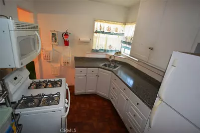 6421 Radford, Los Angeles, CA 91606 - Photo 14