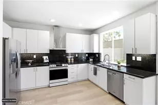 102 Millbrook, Irvine, CA 92618 - Photo 14