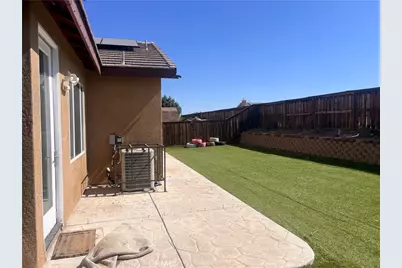 13745 Bayberry, Victorville, CA 92392 - Photo 22