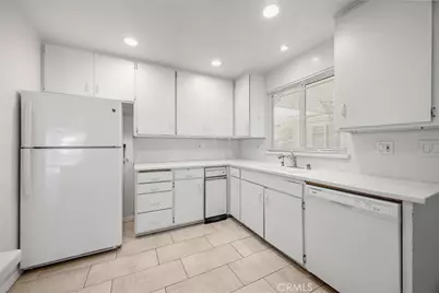 10411 Larry Drive, Anaheim, CA 92804 - Photo 18