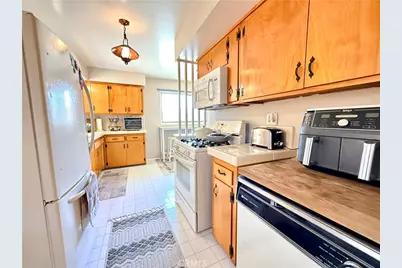 243 E Harrison Avenue, Pomona, CA 91767 - Photo 16