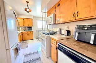 243 E Harrison Ave, Pomona, CA 91767 - Photo 16