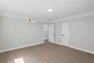 1329 W 88th, Los Angeles, CA 90044 - Photo 20