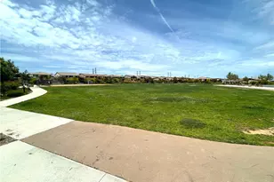 1136 Poinsettia Cir, Calimesa, CA 92320 - Photo 40