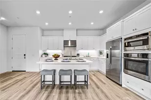 105 Baluster, Irvine, CA 92618 - Photo 6