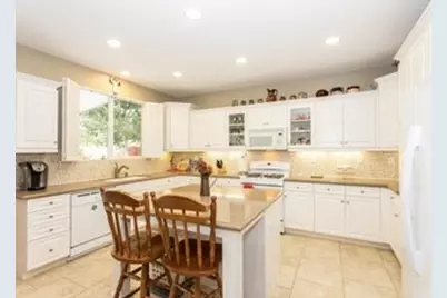 150 Alverstone, Hemet, CA 92543 - Photo 4