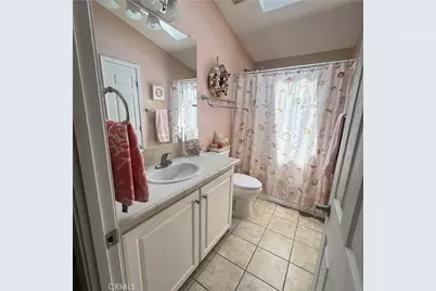 11 Pine Via, Anaheim, CA 92801 - Photo 20
