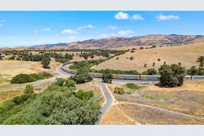 22917 Clover Spring Place, Tehachapi, CA 93561 - Photo 40