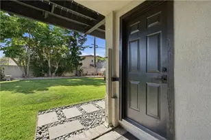 2043 Raymond, Signal Hill, CA 90755 - Photo 38