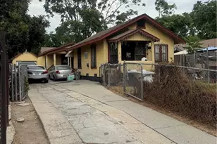 811 E 113th St, Los Angeles, CA 90059 - Photo 2