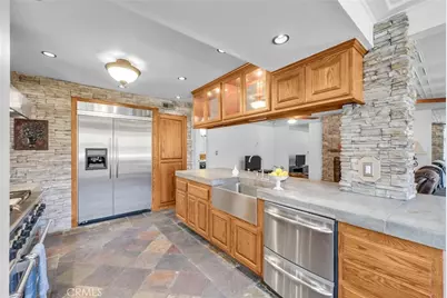 2117 Deodar, Santa Ana, CA 92705 - Photo 18