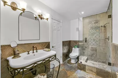 2117 Deodar, Santa Ana, CA 92705 - Photo 10