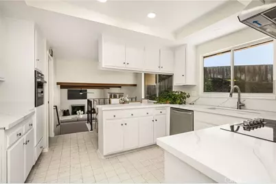 1877 Swan Circle, Costa Mesa, CA 92626 - Photo 10