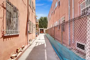 3830 S Figueroa St, Los Angeles, CA 90037 - Photo 30
