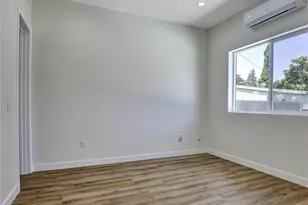 1050 W Chestnut Ave, Santa Ana, CA 92703 - Photo 40