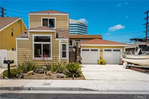 17041 B Lane, Huntington Beach, CA 92647 - Photo 2