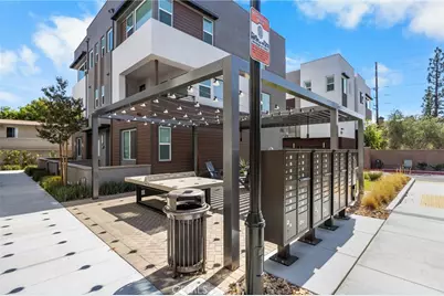 669 S Lyon Street, Santa Ana, CA 92705 - Photo 2
