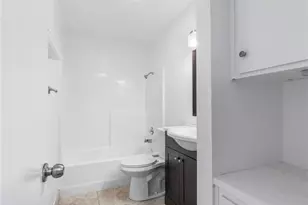 2710 W Segerstrom Ave, Santa Ana, CA 92704 - Photo 16