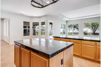 41733 Hollister, Murrieta, CA 92562 - Photo 4