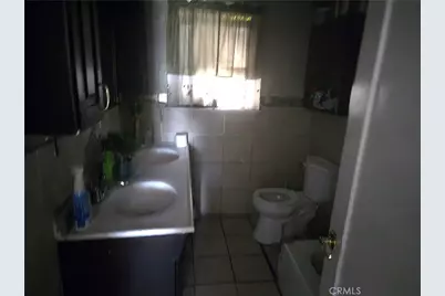 759 E 84th, Los Angeles, CA 90001 - Photo 8