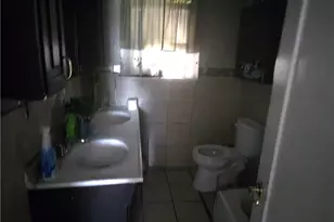 759 E 84th, Los Angeles, CA 90001 - Photo 8