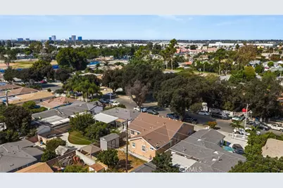 2211 Oak Street, Santa Ana, CA 92707 - Photo 32