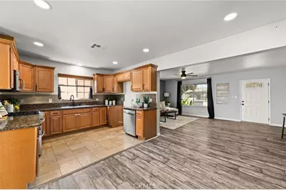 2211 Oak Street, Santa Ana, CA 92707 - Photo 8