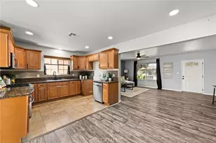 2211 Oak St, Santa Ana, CA 92707 - Photo 8