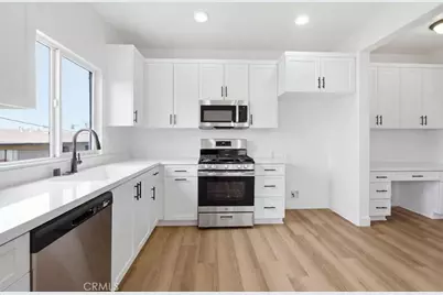 521 N Lark Ellen #B, Covina, CA 91722 - Photo 4