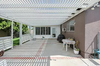 15261 Columbia, Huntington Beach, CA 92647 - Photo 18