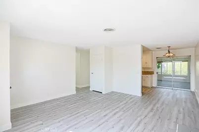 15261 Columbia, Huntington Beach, CA 92647 - Photo 4