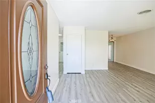 15261 Columbia, Huntington Beach, CA 92647 - Photo 2