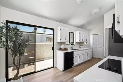 119 2nd Street, Seal Beach, CA 90740 - Photo 18