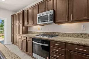 2364 Amelia Ct, Signal Hill, CA 90755 - Photo 16