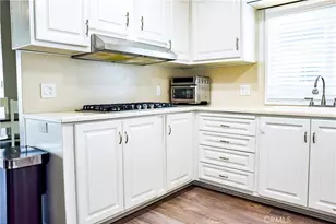 10681 Oak, Los Alamitos, CA 90720 - Photo 14