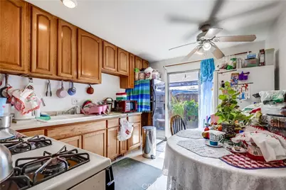 1813 Cedar, Santa Ana, CA 92707 - Photo 4