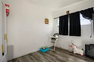 119 E 90th St, Los Angeles, CA 90003 - Photo 32