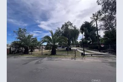 2527 W Third Avenue, San Bernardino, CA 92407 - Photo 2