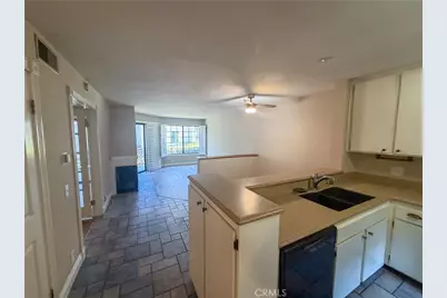 700 E Lake #67, Orange, CA 92866 - Photo 4