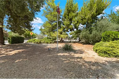 15158 Willow, Hesperia, CA 92345 - Photo 40