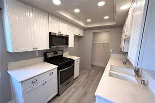 306 Coral Reef, Huntington Beach, CA 92648 - Photo 10