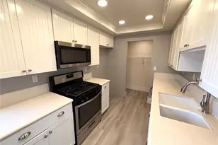 306 Coral Reef, Huntington Beach, CA 92648 - Photo 14